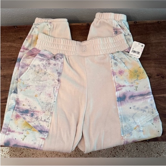 NWT Free People Joggers. Size Small. Super soft and very cute design. Oversized - Picture 9 of 9